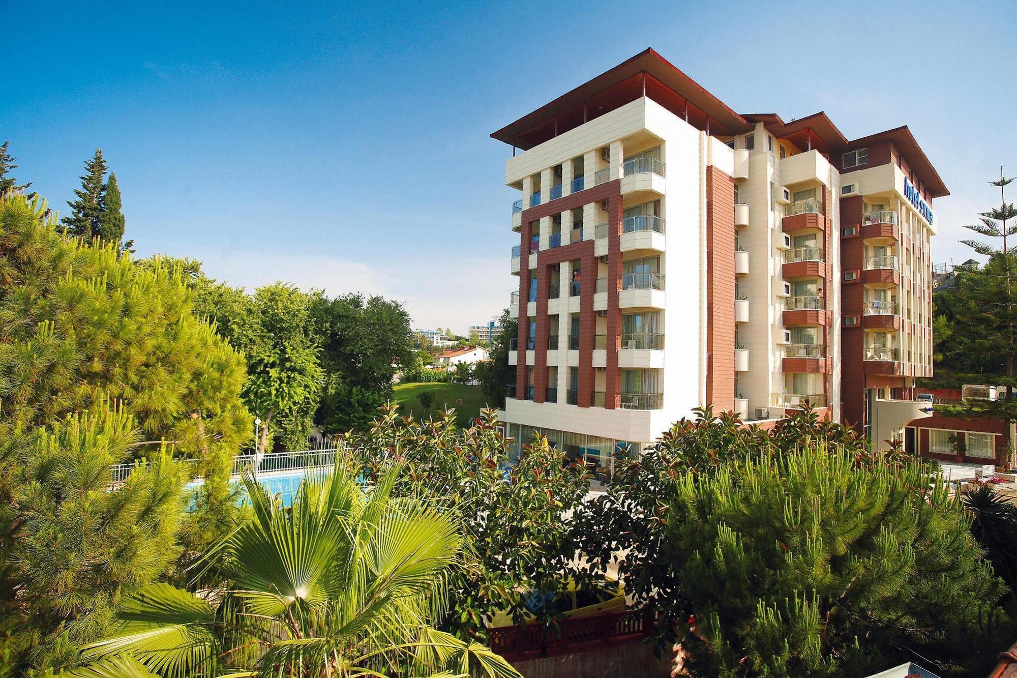Sirma Hotel Side Exterior photo